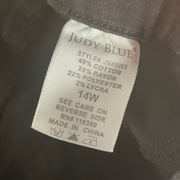 Judy Blue 14W black skinny jeggings, jeans, washed black pull on style - Picture 3 of 6